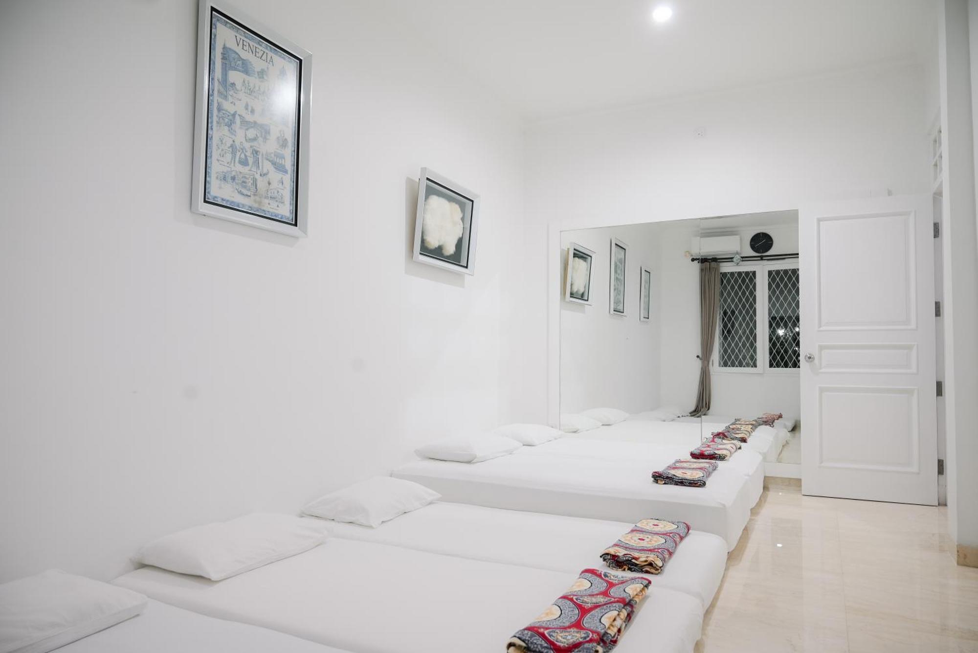Kirana Guest House Bogor Exterior photo