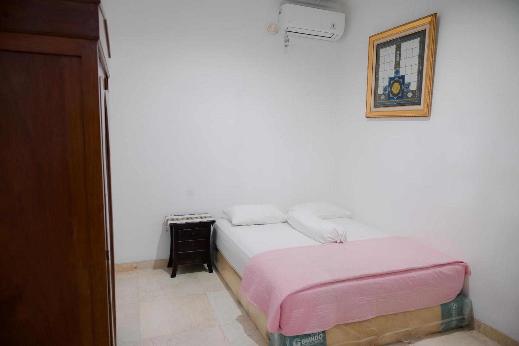 Kirana Guest House Bogor Exterior photo