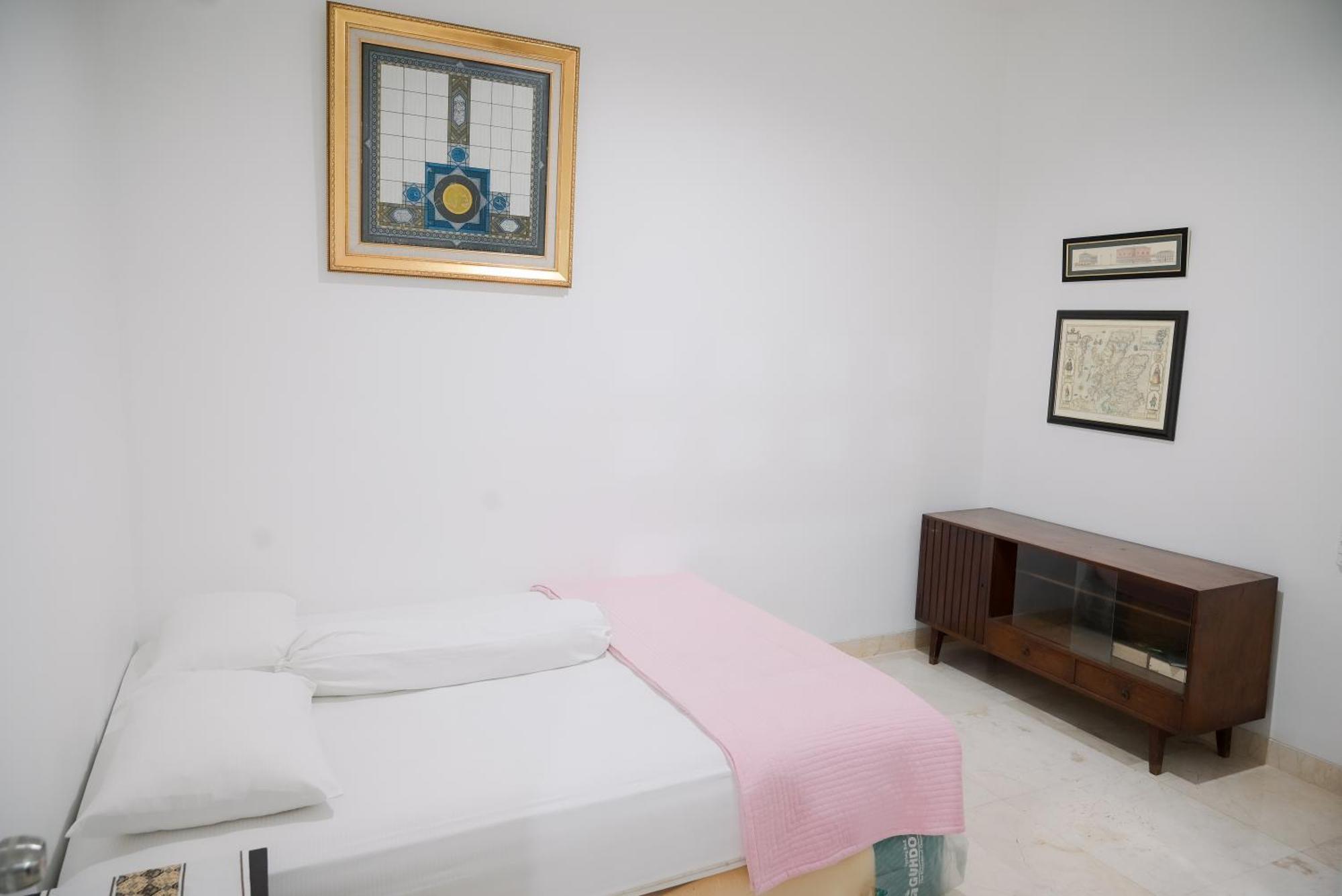 Kirana Guest House Bogor Exterior photo