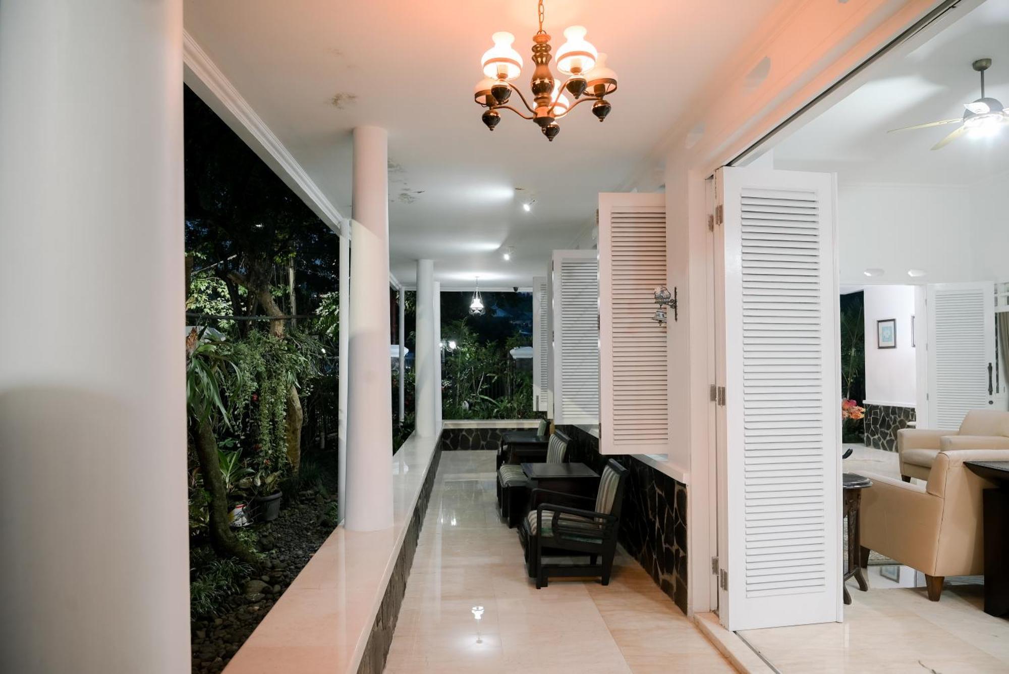 Kirana Guest House Bogor Exterior photo