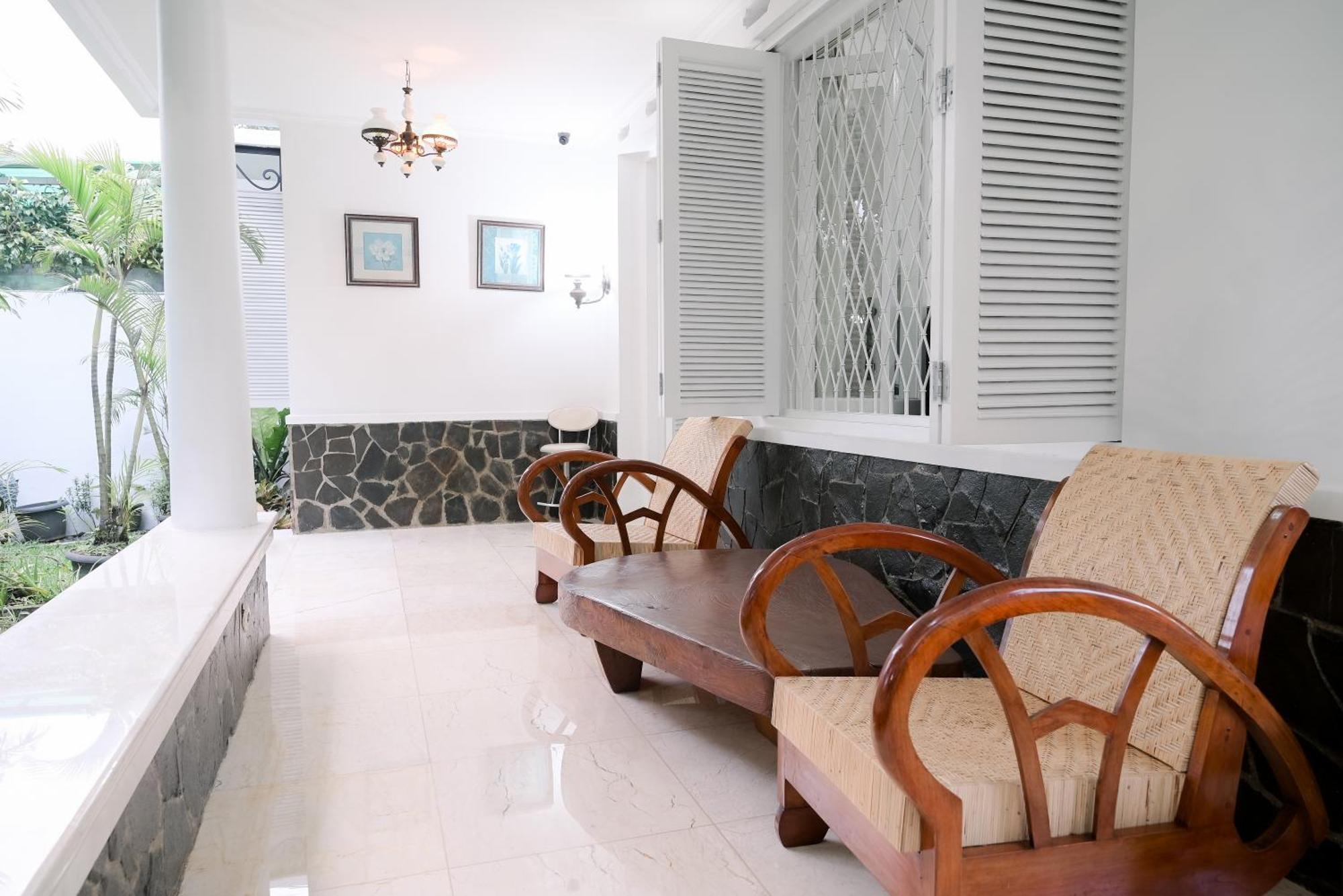 Kirana Guest House Bogor Exterior photo