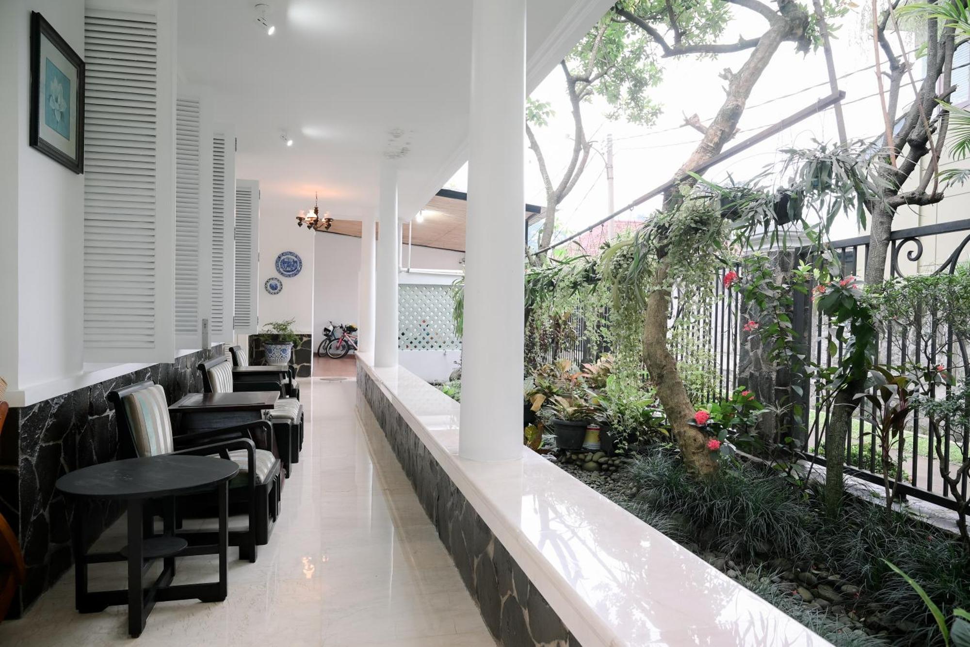 Kirana Guest House Bogor Exterior photo